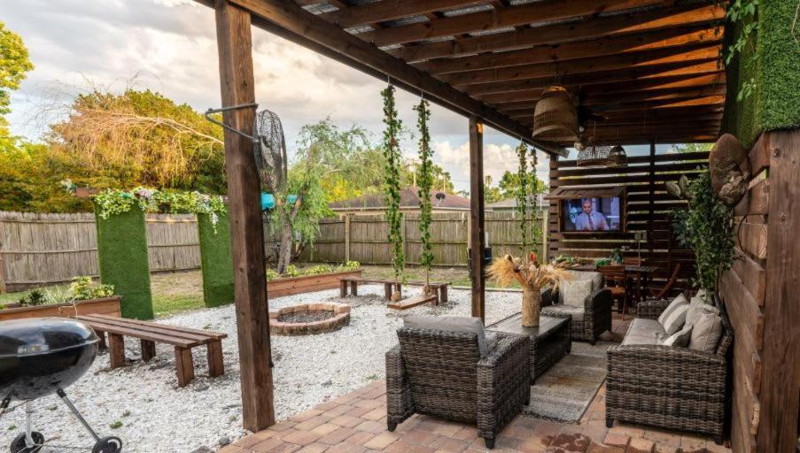 Upscale Ybor House With Outdoor Living Space Tampa Kültér fotó