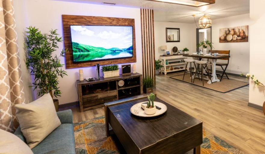 Upscale Ybor House With Outdoor Living Space Tampa Kültér fotó